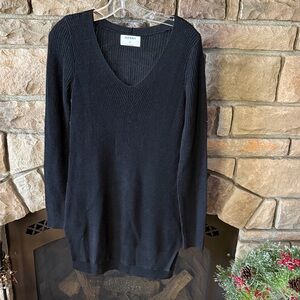 Old Navy Black tunic V-Neck Women's Sweater
